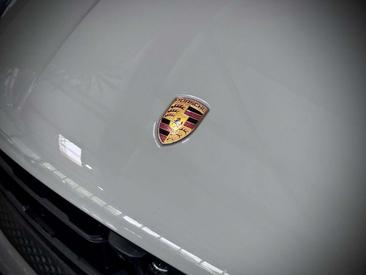 Porsche Macan I S — photo 8