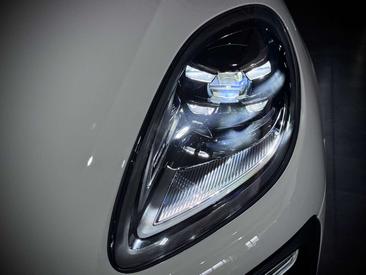 Porsche Macan I S — photo 9