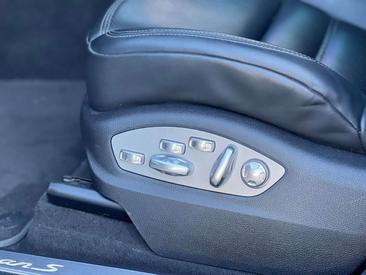 Porsche Macan I S — photo 16