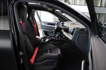 Porsche Cayenne S — photo 14