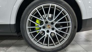 Porsche Cayenne E-Hybrid — photo 13