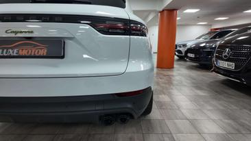 Porsche Cayenne E-Hybrid — photo 15