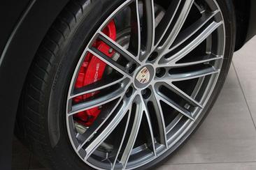 Porsche Cayenne S — photo 18