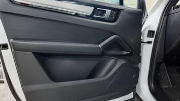Porsche Cayenne E-Hybrid — photo 16
