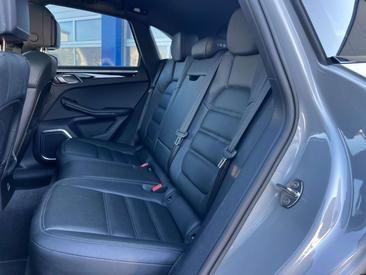 Porsche Macan I S — photo 22