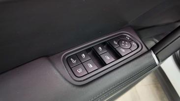 Porsche Cayenne E-Hybrid — photo 18