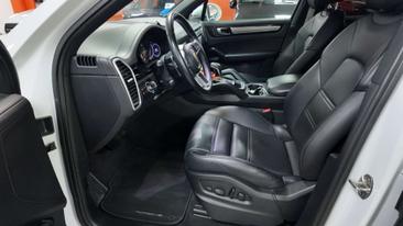 Porsche Cayenne E-Hybrid — photo 21