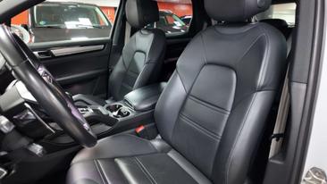 Porsche Cayenne E-Hybrid — photo 22