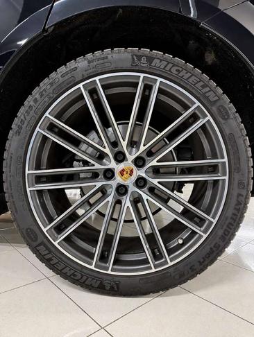 Porsche Macan I S — photo 9