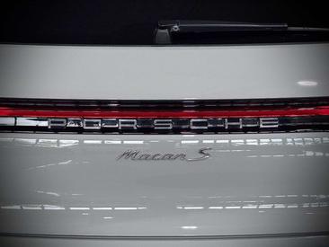 Porsche Macan I S — photo 14