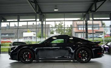 Porsche 911 Carrera 4S — photo 9