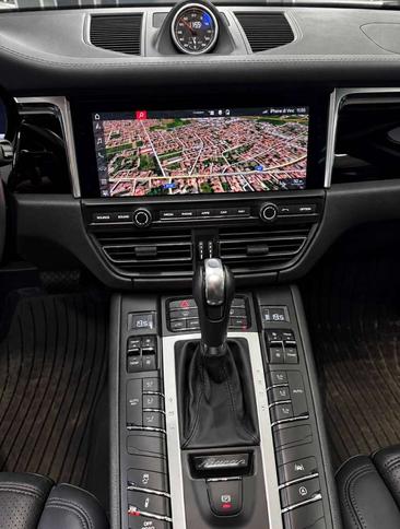 Porsche Macan I S — photo 13