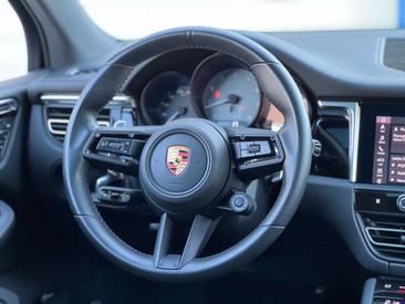 Porsche Macan I S — photo 30