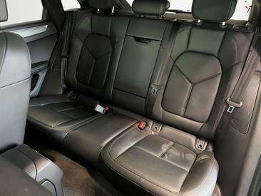 Porsche Macan I S — photo 12