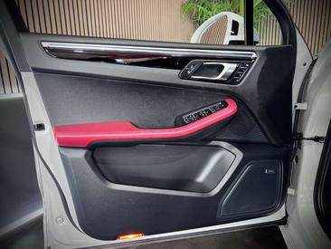 Porsche Macan I S — photo 17