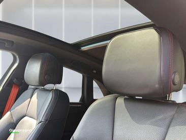 Porsche Macan — photo 13