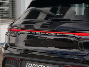 Porsche Macan — photo 9