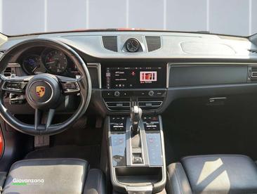 Porsche Macan — photo 15