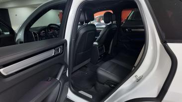 Porsche Cayenne E-Hybrid — photo 38