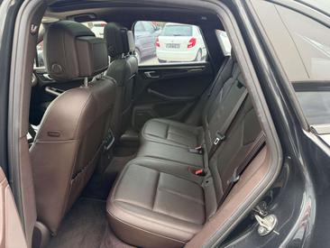 Porsche Macan I S — photo 9