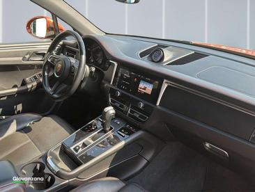 Porsche Macan — photo 18