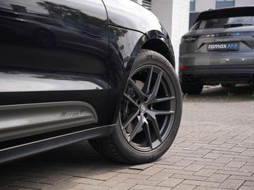 Porsche Macan — photo 11