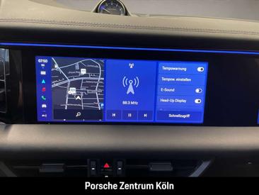 Porsche Macan I 4 Electric — photo 18