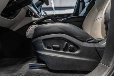 Porsche Cayenne E-Hybrid — photo 19