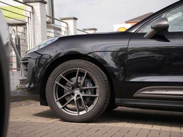 Porsche Macan — photo 14