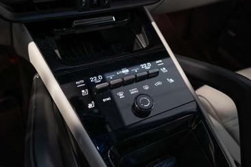 Porsche Cayenne E-Hybrid — photo 22