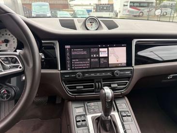 Porsche Macan I S — photo 13
