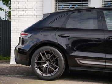 Porsche Macan — photo 16