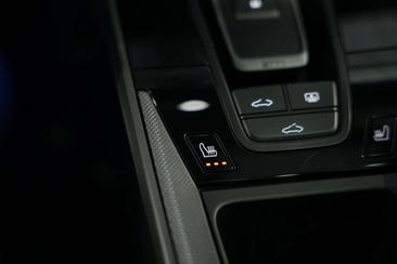 Porsche 911 Carrera 4S — photo 30