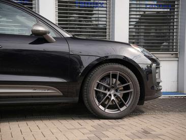 Porsche Macan — photo 17