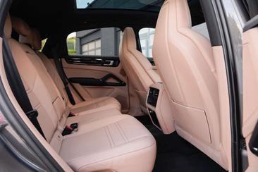 Porsche Cayenne III — photo 24
