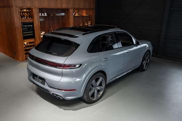 Porsche Cayenne E-Hybrid — photo 30