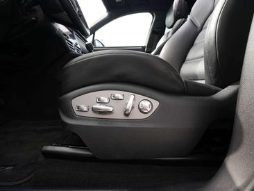 Porsche Macan — photo 21