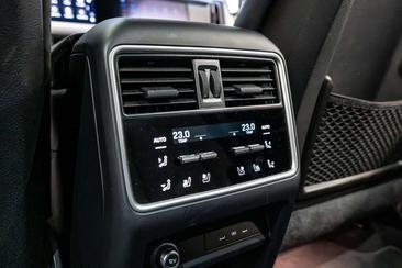 Porsche Cayenne E-Hybrid — photo 31