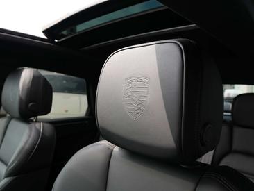 Porsche Macan — photo 22