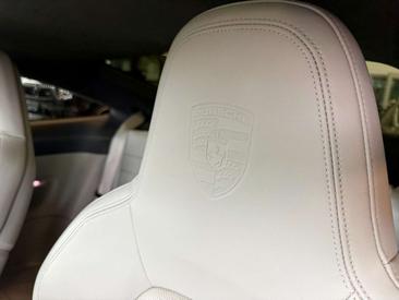 Porsche 911 Carrera 4S — photo 8