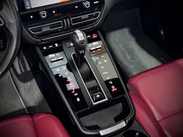 Porsche Macan I S — photo 23