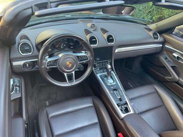 Porsche 718 Cabriolet Boxster — photo 8
