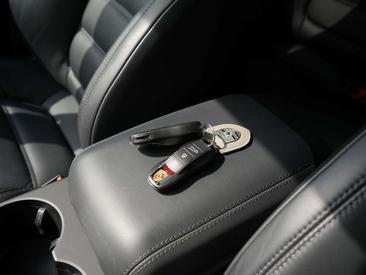 Porsche Macan — photo 28