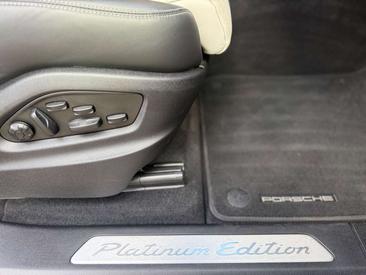 Porsche Cayenne III — photo 24