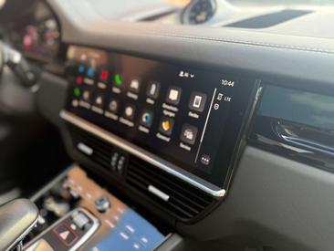 Porsche Cayenne III — photo 25