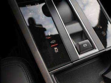 Porsche Macan — photo 32