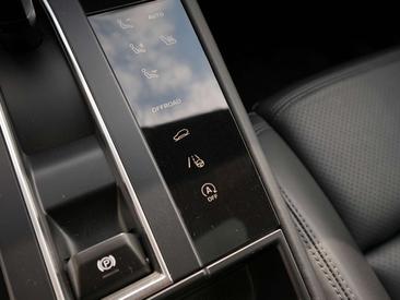 Porsche Macan — photo 33