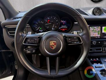 Porsche Macan — photo 9
