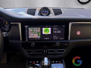 Porsche Macan — photo 11