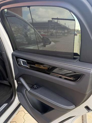Porsche Cayenne III — photo 29